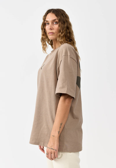 Camiseta Desert Taupe